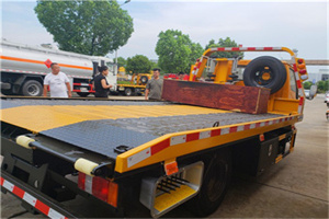 盈浦附近拖车电话号码服务